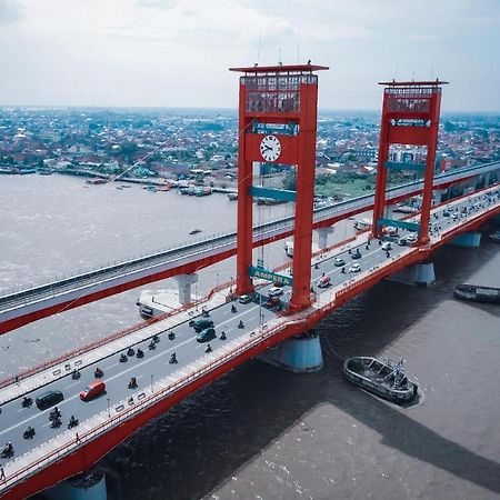 Hotel Sriwijaya 99 Palembang Buitenkant foto