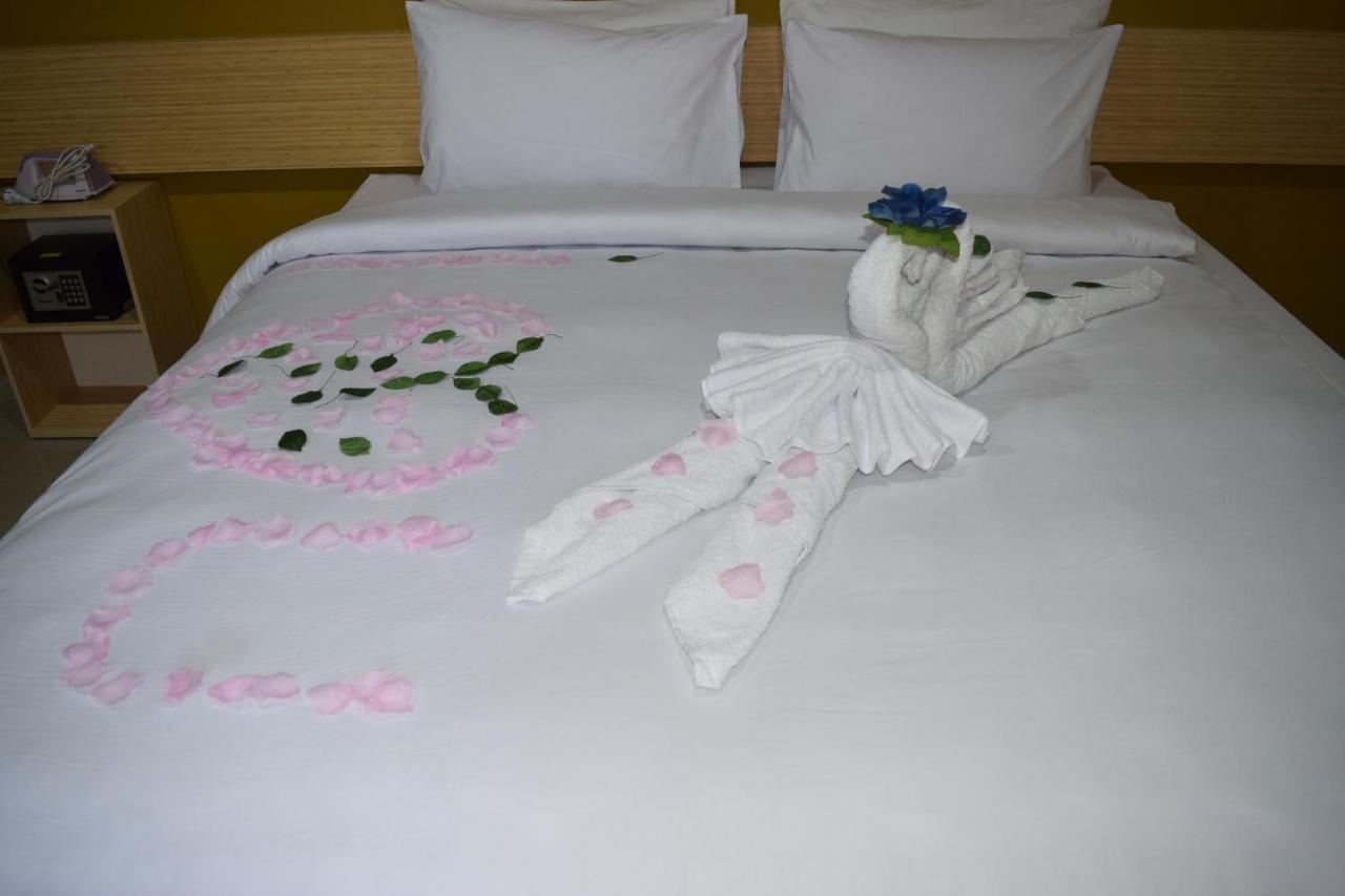 Hotel Sriwijaya 99 Palembang Buitenkant foto