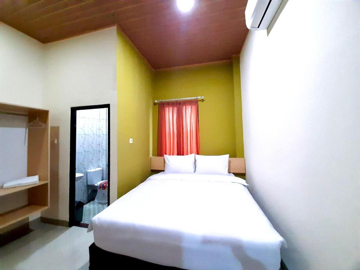 Hotel Sriwijaya 99 Palembang Buitenkant foto