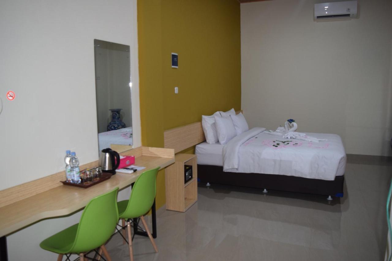 Hotel Sriwijaya 99 Palembang Buitenkant foto