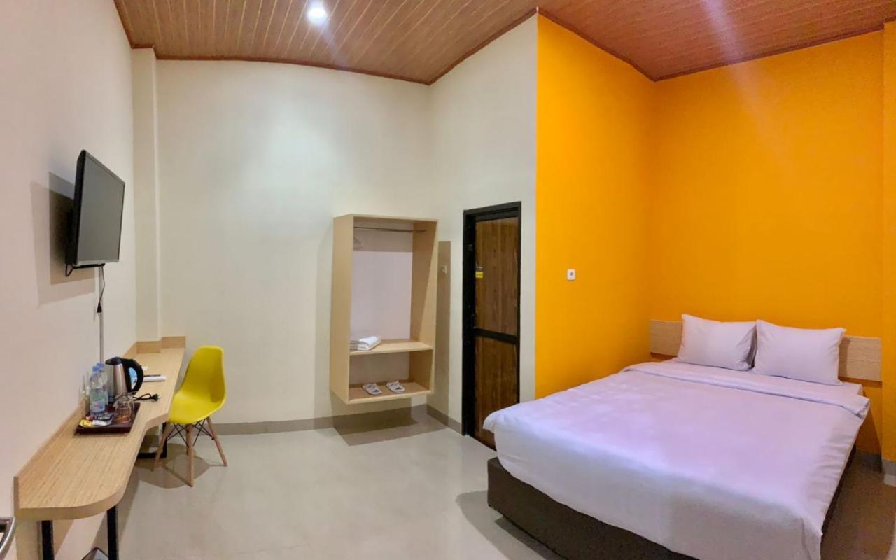 Hotel Sriwijaya 99 Palembang Buitenkant foto
