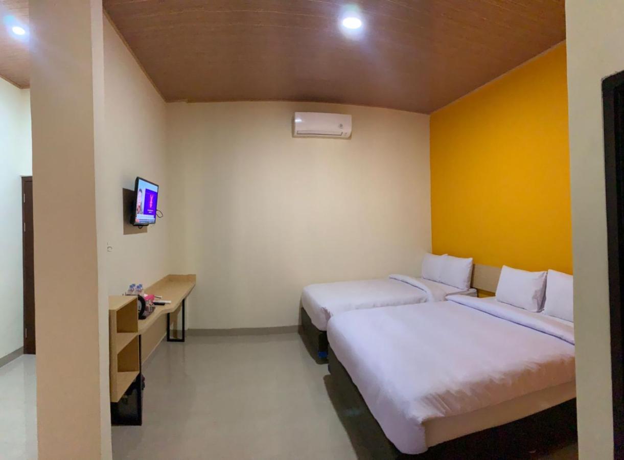 Hotel Sriwijaya 99 Palembang Buitenkant foto