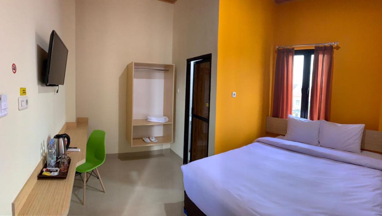 Hotel Sriwijaya 99 Palembang Buitenkant foto
