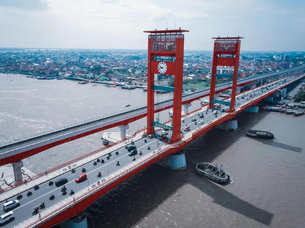 Hotel Sriwijaya 99 Palembang Buitenkant foto